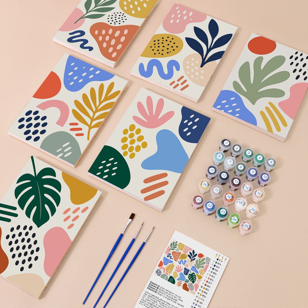 Everything in the Playful Shapes mini painting kit